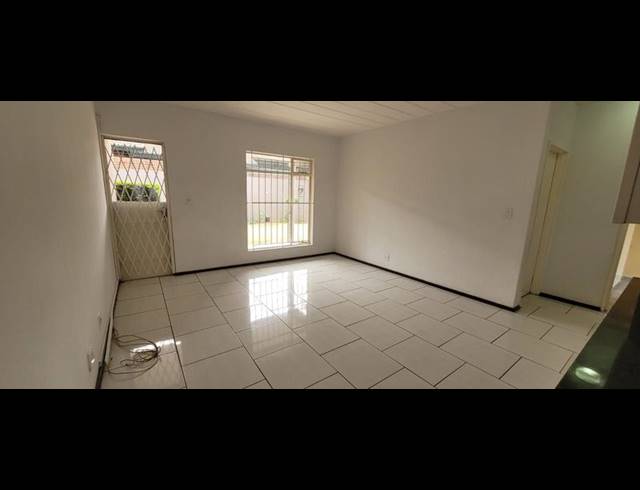 2 BEDROOM TOWNHOUSE FOR SALE IN BRACKENDOWNS